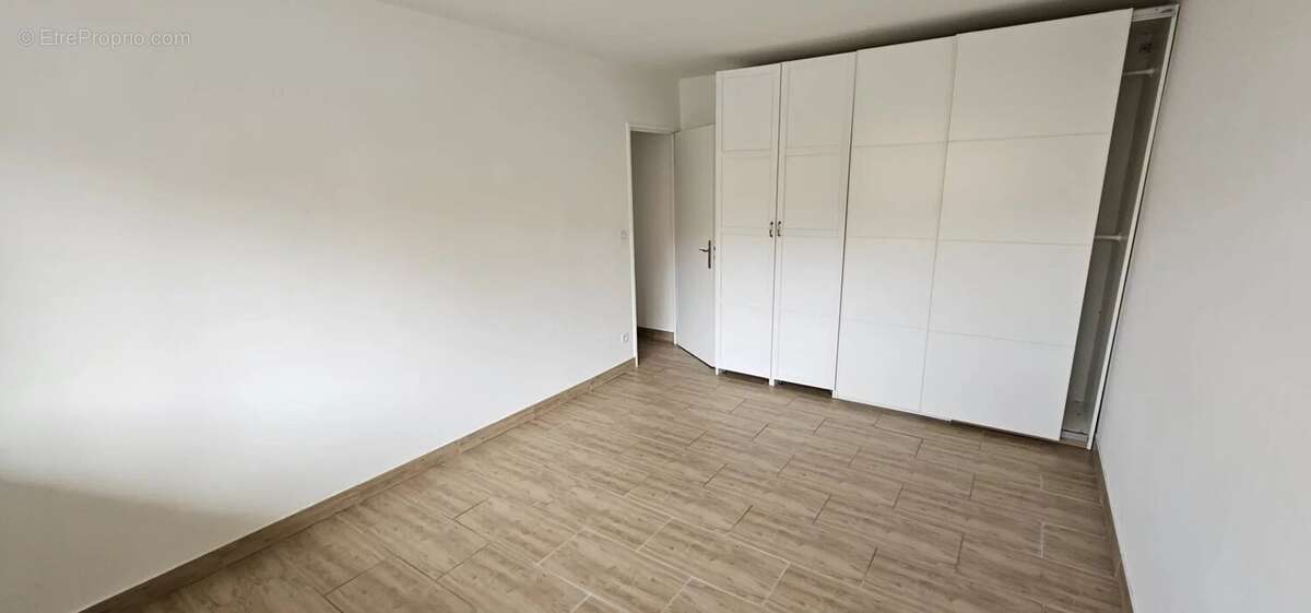 Appartement à SOLLIES-PONT