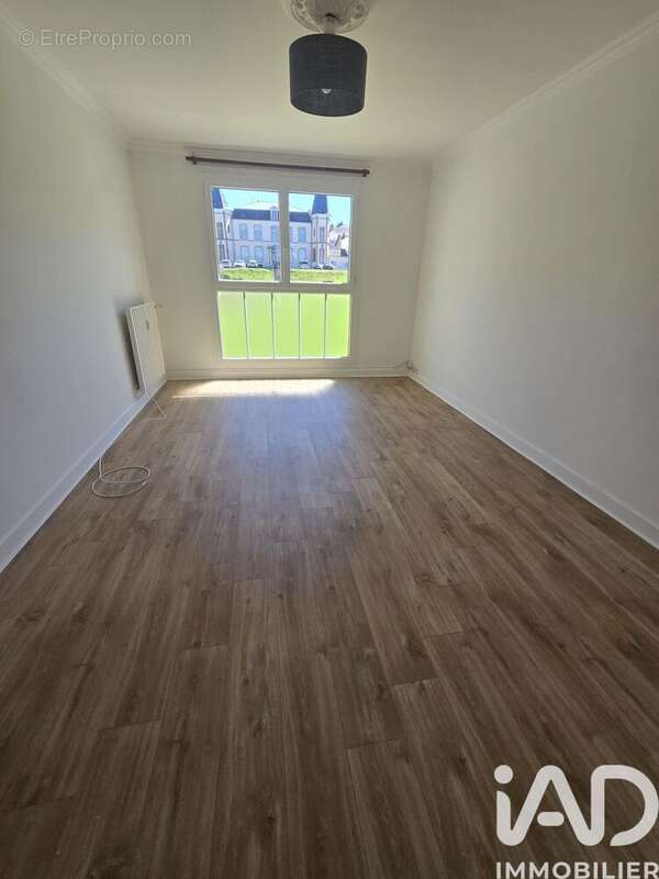 Photo 2 - Appartement à ETAMPES-SUR-MARNE