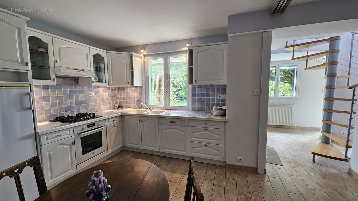 Maison à PORTES-LES-VALENCE