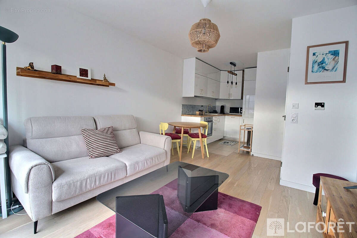 Appartement à LA GARENNE-COLOMBES