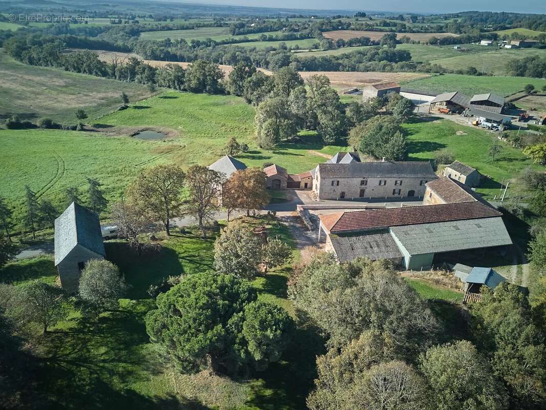 Maison à MIRANDOL-BOURGNOUNAC