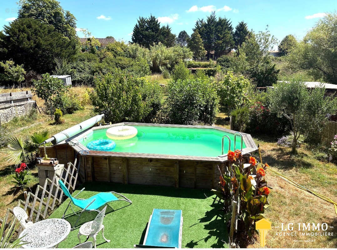 Maison ancienne rénovée avec  dependances, jardin de 1000 m2 et piscine au cœur de mortagne-sur-gironde - photo 36