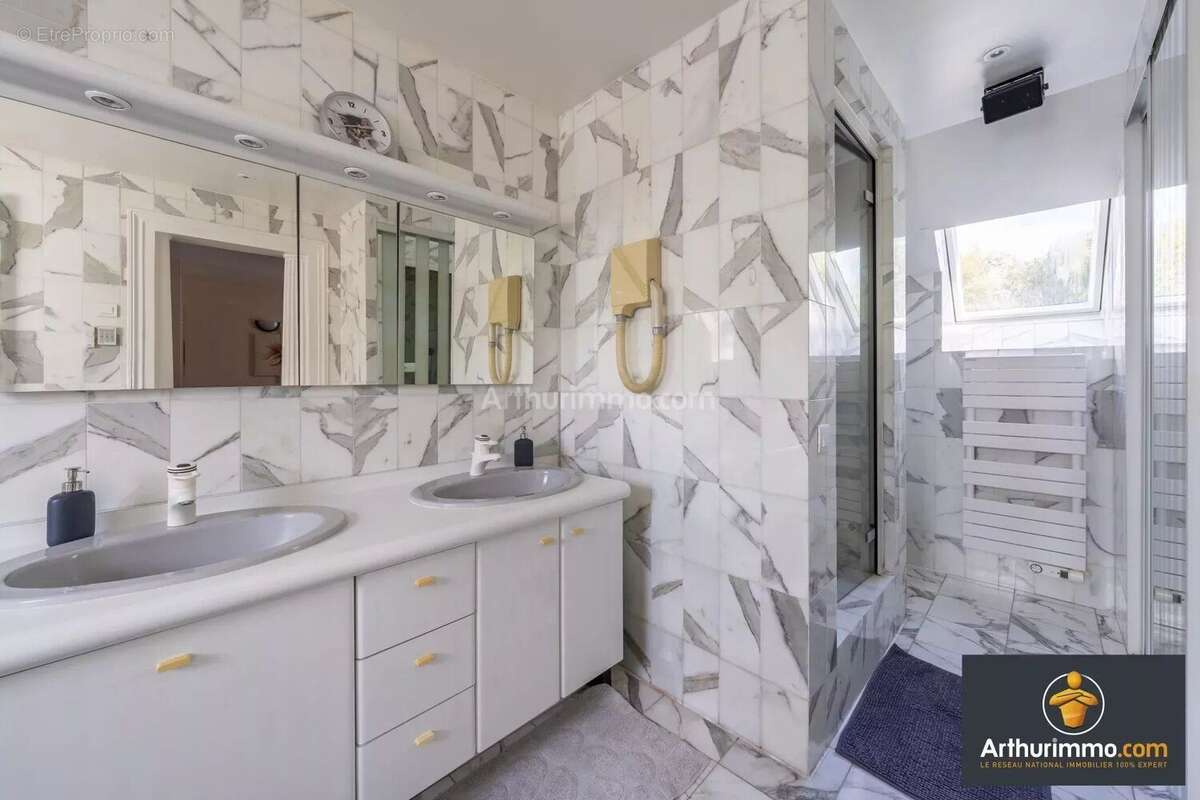 Maison à SAINT-FARGEAU-PONTHIERRY