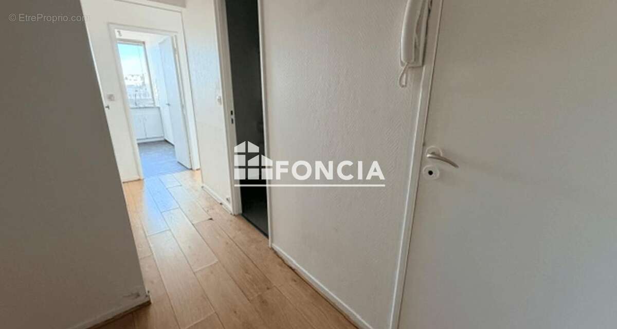 Porte de choisy - 2 pieces (43 m2) vue degagee - cave et parking - photo 11