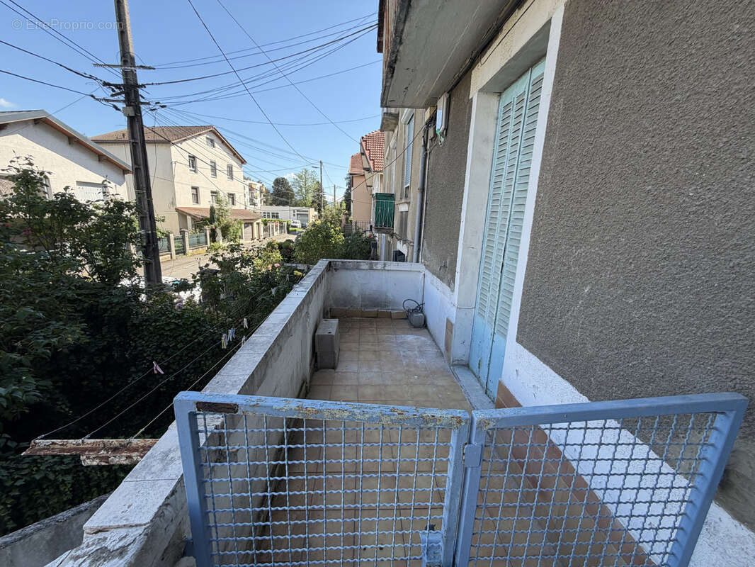 Appartement à SAINT-MARTIN-D'HERES