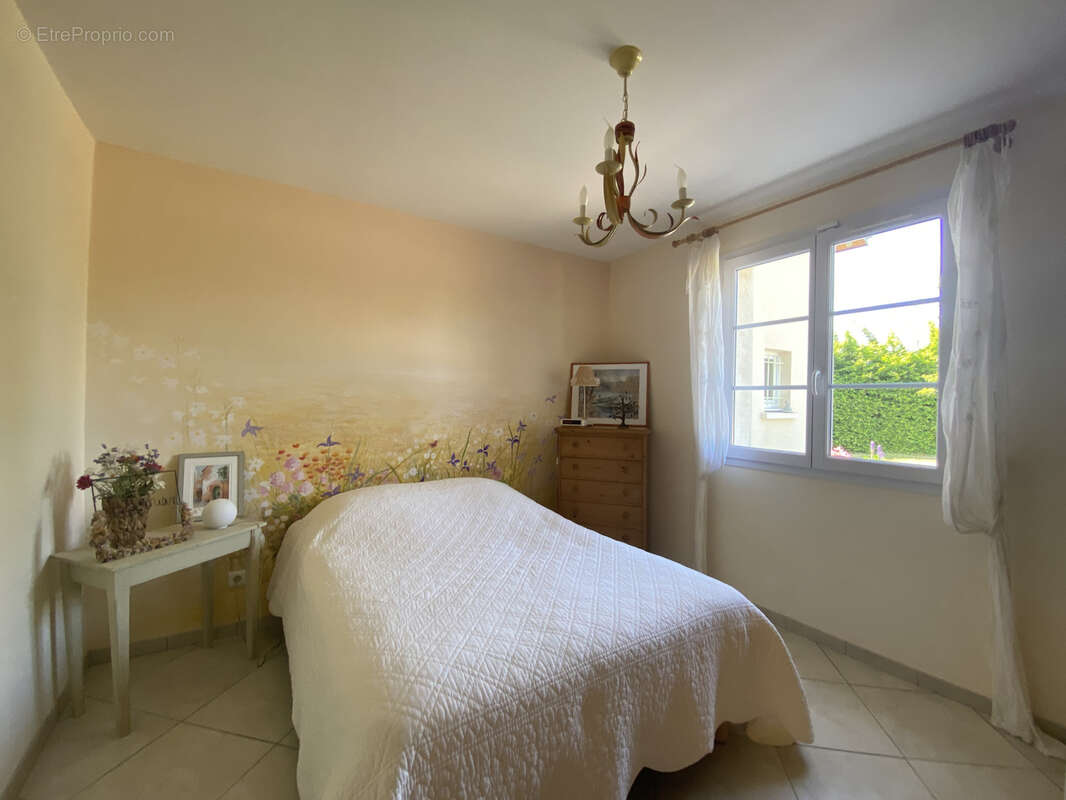 Maison à GIFFAUMONT-CHAMPAUBERT