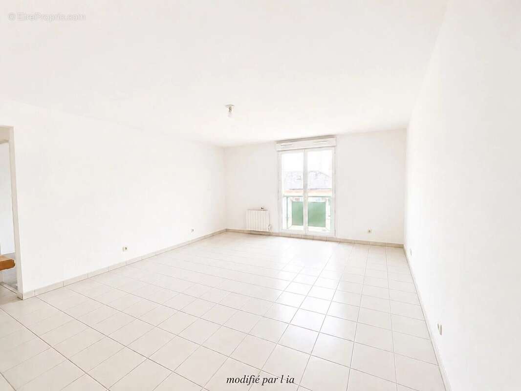 Appartement à MONDONVILLE-SAINT-JEAN