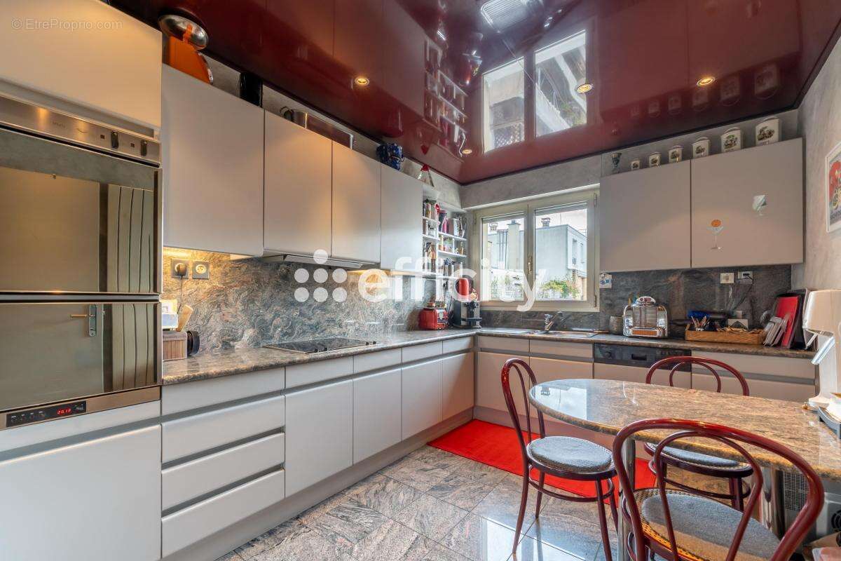 Appartement à LEVALLOIS-PERRET