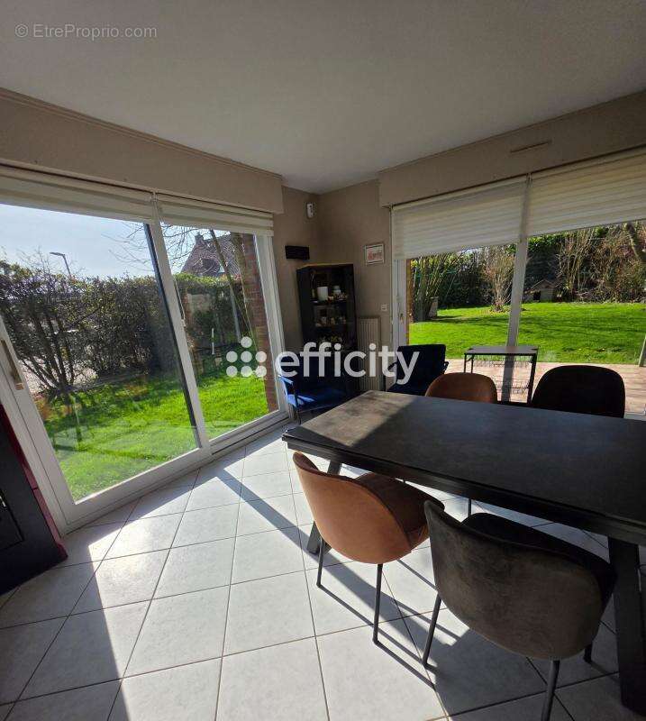 Maison à GONDECOURT