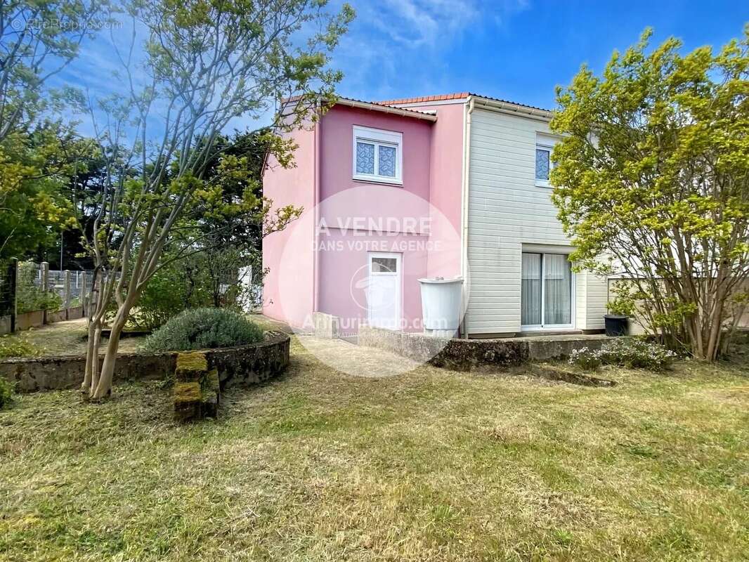 Maison 4 chambres, toute commodité à pied ! - photo 2