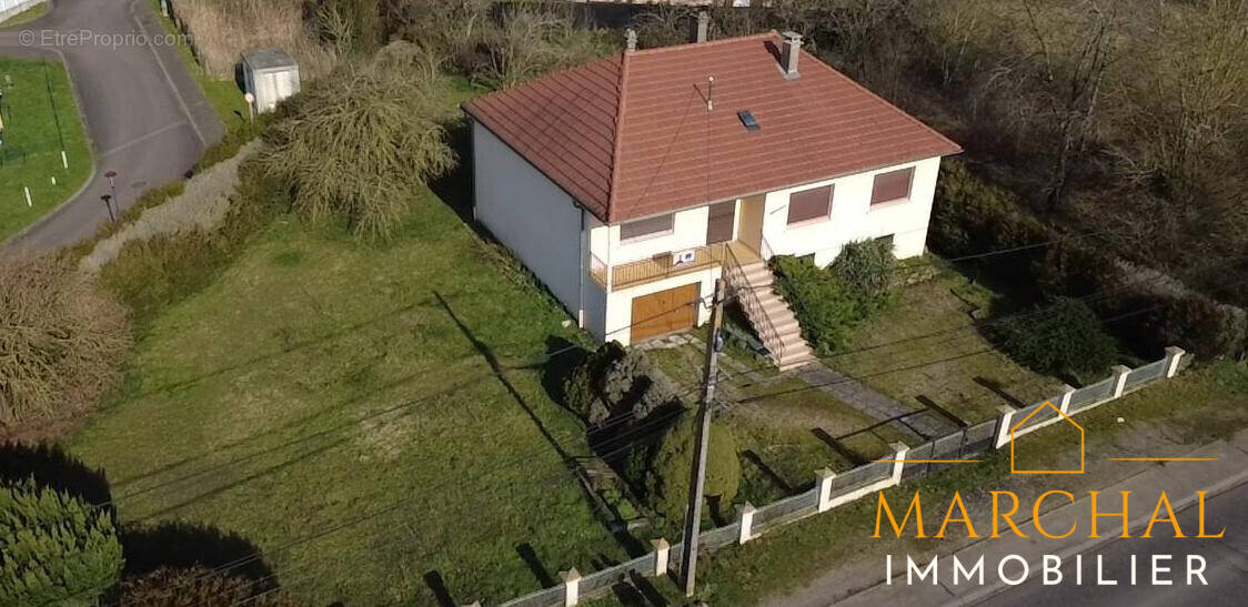 Maison à HAN-SUR-NIED