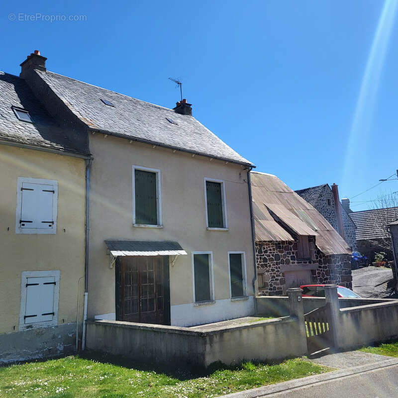 Maison à APCHON