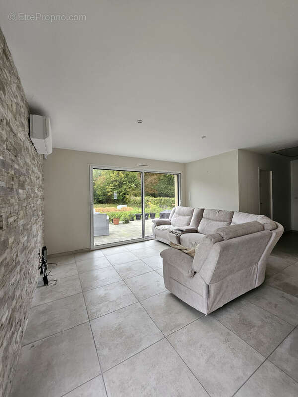 Maison à HALLOY-LES-PERNOIS