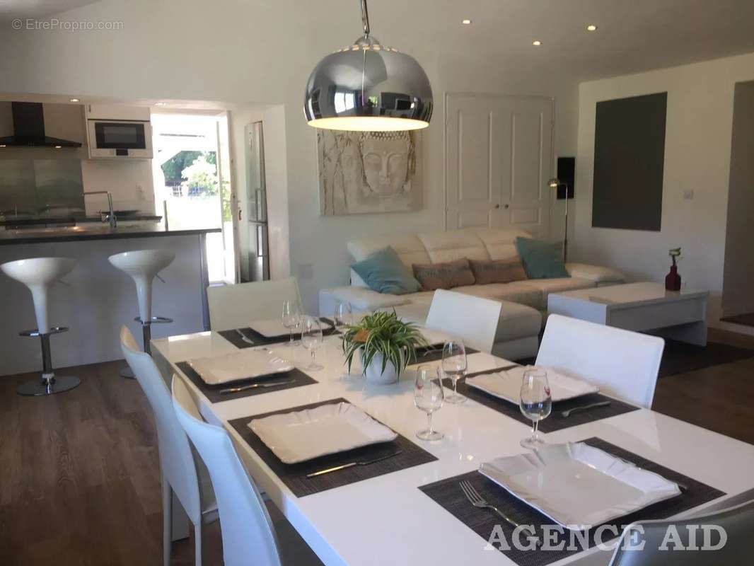 Maison à CUGES-LES-PINS