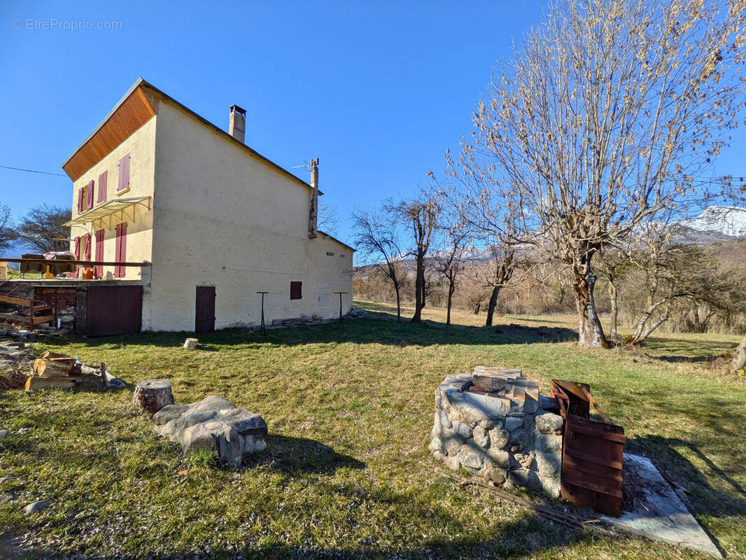 Maison à FOREST-SAINT-JULIEN