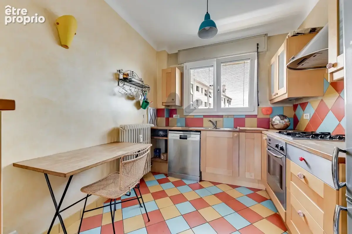 Appartement de 110 m2 en étage élevé avec une vue dégagée et un garage - photo 17