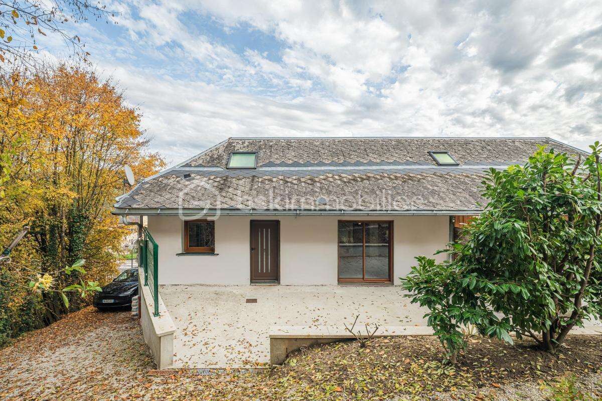 Appartement à VAULX