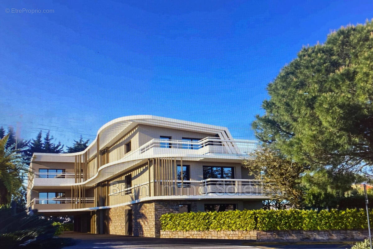 Appartement à VILLENEUVE-LOUBET