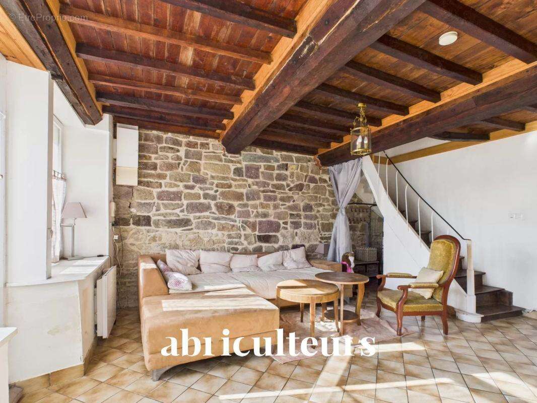 Maison à SAINT-MARTIN-DE-BONFOSSE