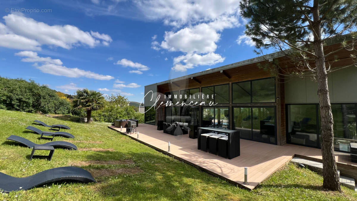 Maison à VAUX-SUR-SEINE