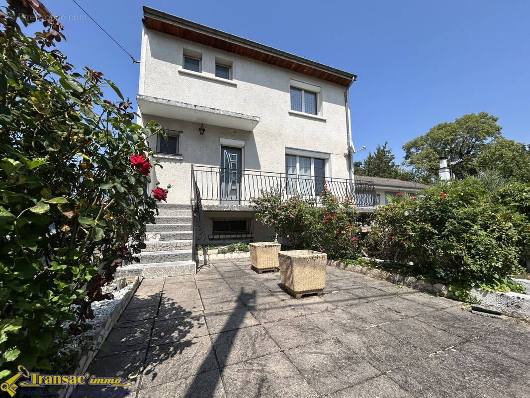 Maison à PUY-GUILLAUME