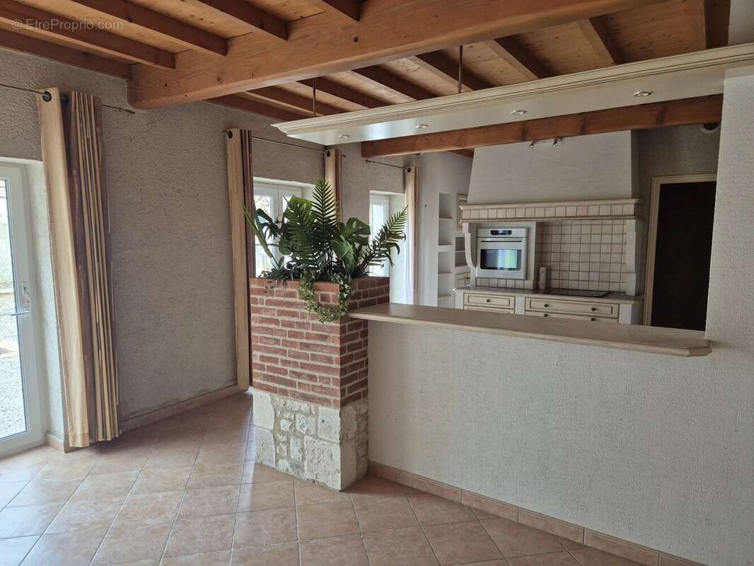 Maison à MONTAIGU-DE-QUERCY