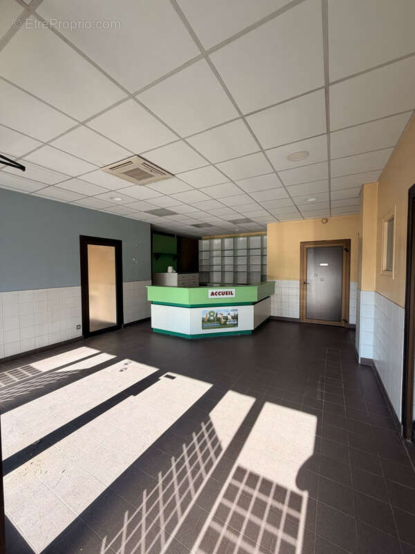 À VENDRE   Local commercial de 245 m2 au cœur d’Annonay - photo 7