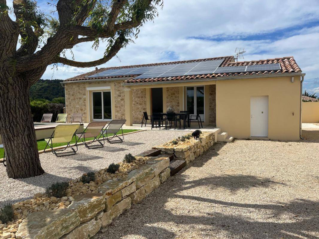 Maison à CRESTET