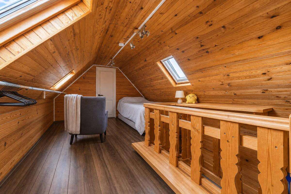 Spacieuse maison 7 pièces à Savigny-le-Temple - photo 12