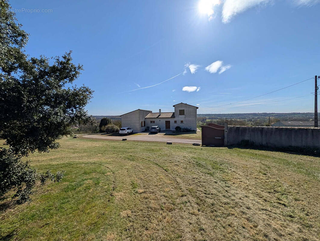 Maison à SAINTE-EANNE