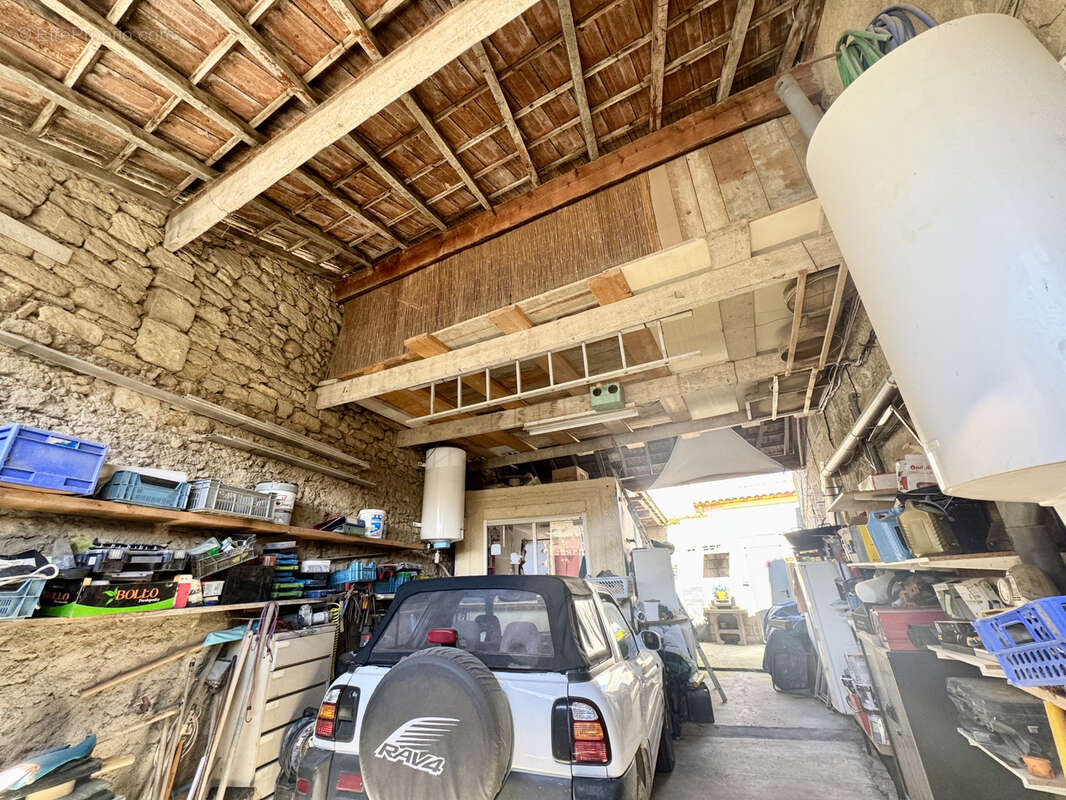 Maison à GALLARGUES-LE-MONTUEUX