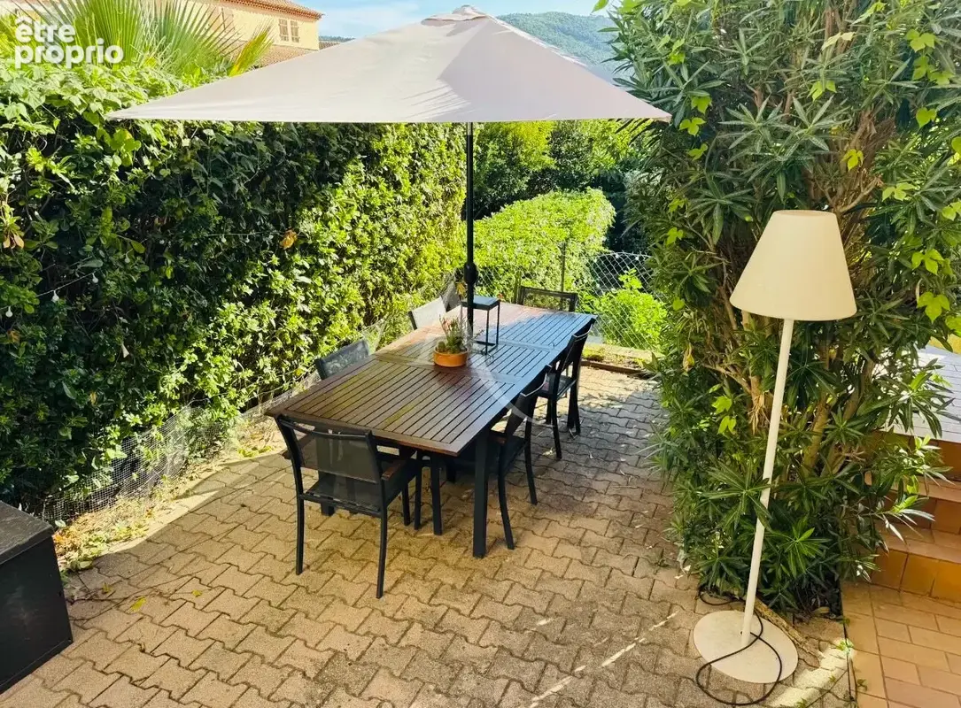 Appartement T2 en rez-de-jardin avec  jardins privatifs, garage et petite vue mer - photo 3