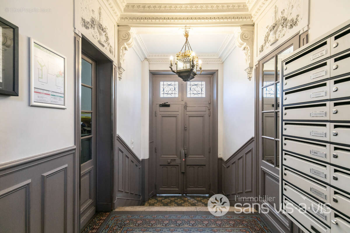 Appartement à LA GARENNE-COLOMBES