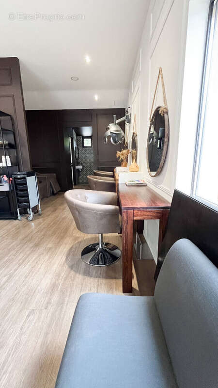 Commerce à LACROIX-FALGARDE