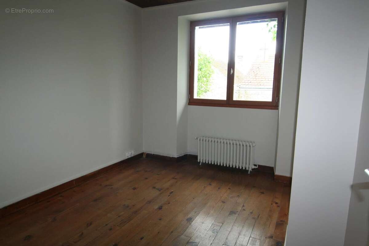 Appartement à BRIIS-SOUS-FORGES