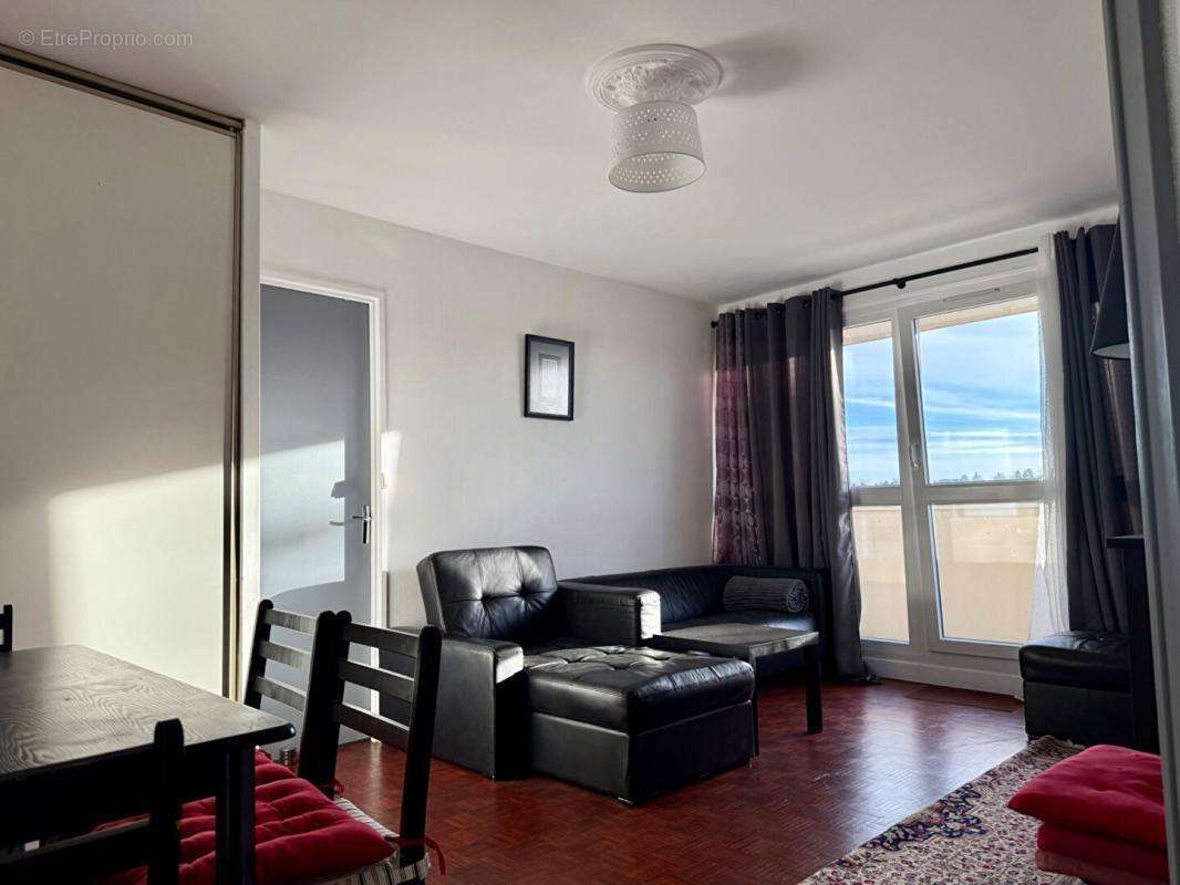 Appartement à SAVIGNY-SUR-ORGE