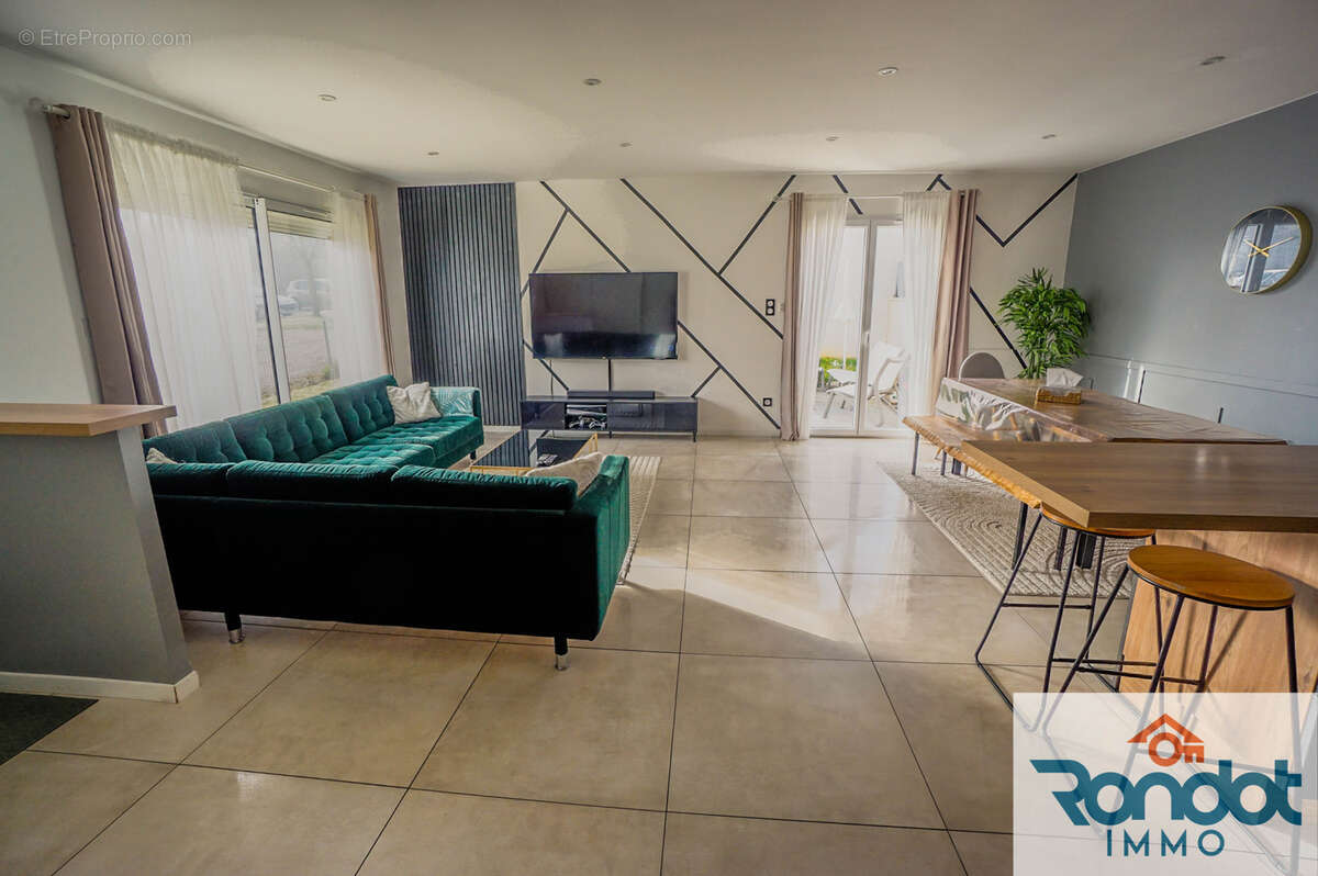 Maison à IS-SUR-TILLE