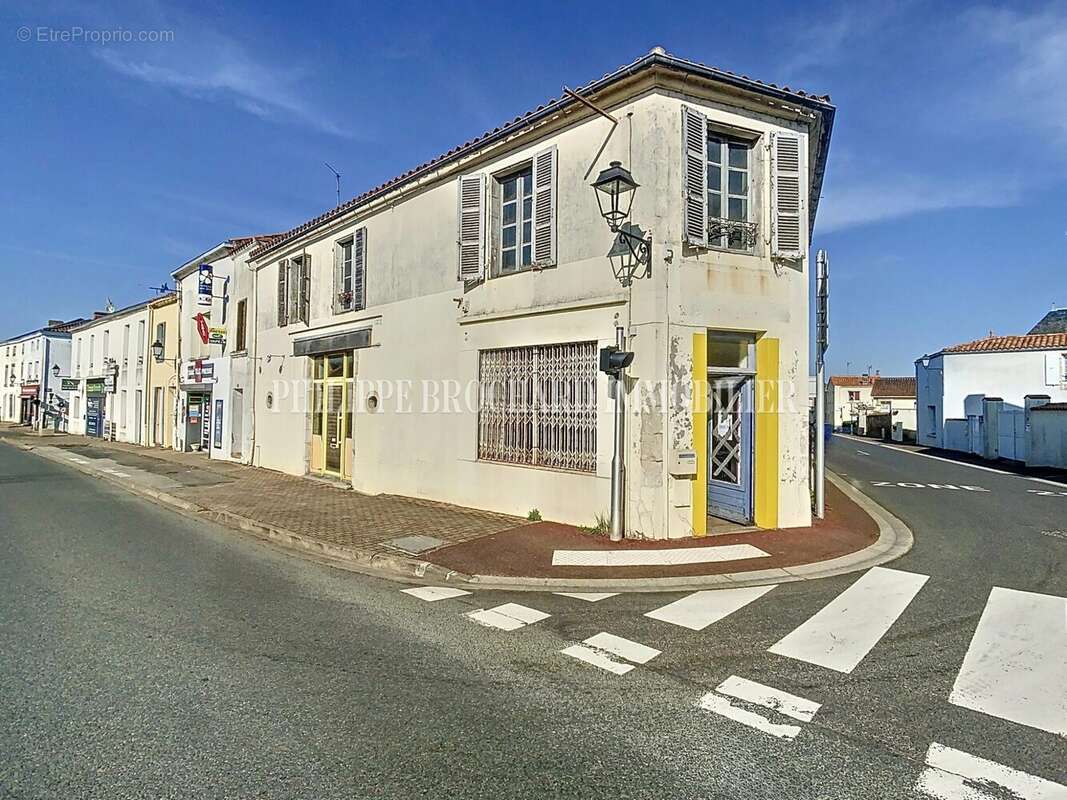 Commerce à MAREUIL-SUR-LAY-DISSAIS