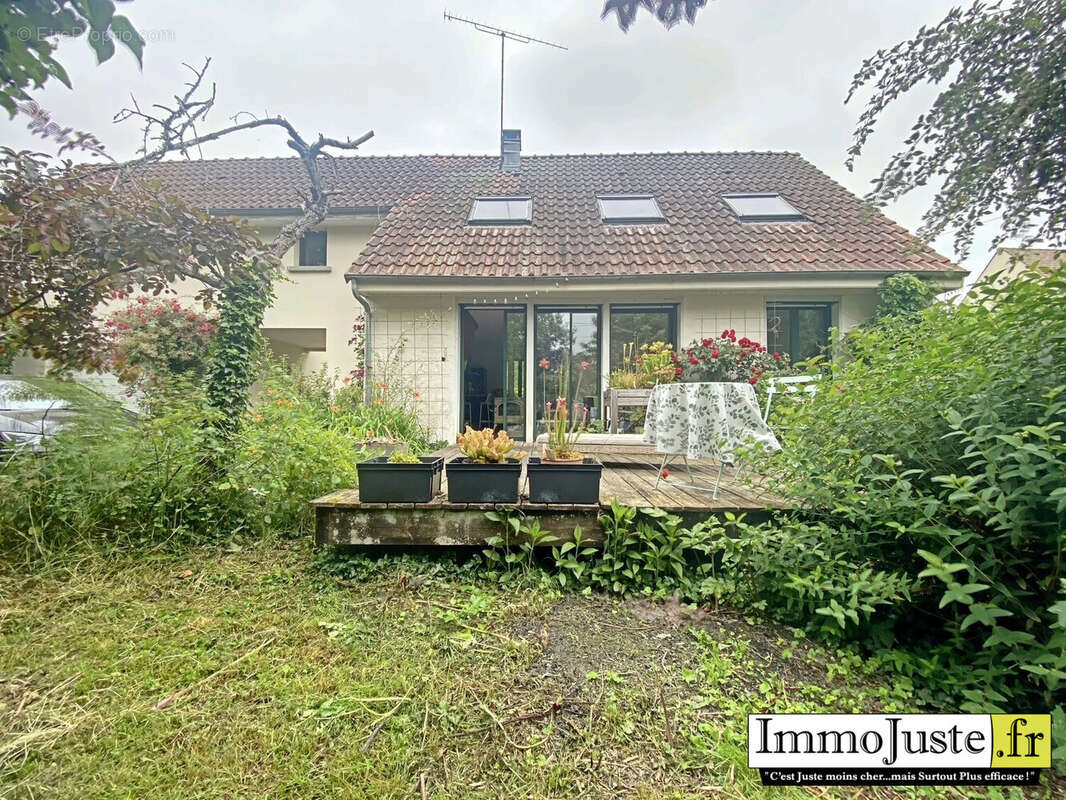 Maison à VIEILLE-EGLISE-EN-YVELINES