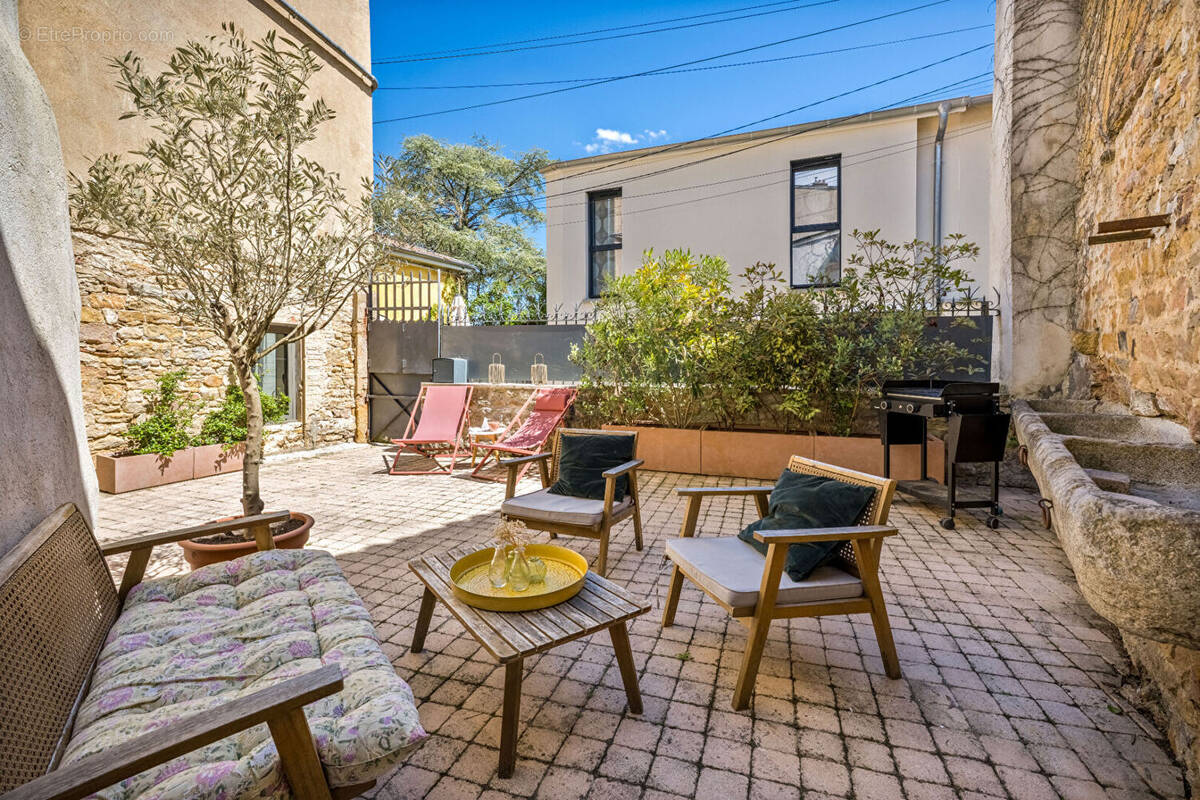 Maison à SAINT-CYR-AU-MONT-D'OR