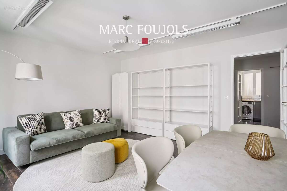 Appartement à PARIS-7E