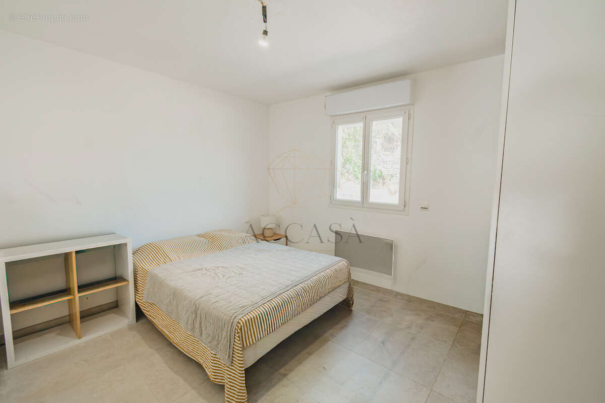 Maison avec terrain constructible de 4 260 m2 et permis accordé   Bonifacio, Vallée Saint-Julien - photo 15