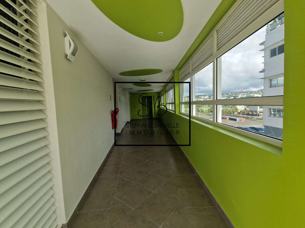 Commerce à FORT-DE-FRANCE