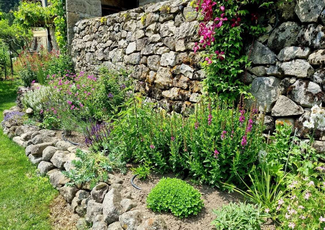 Appartement à PRIVAS