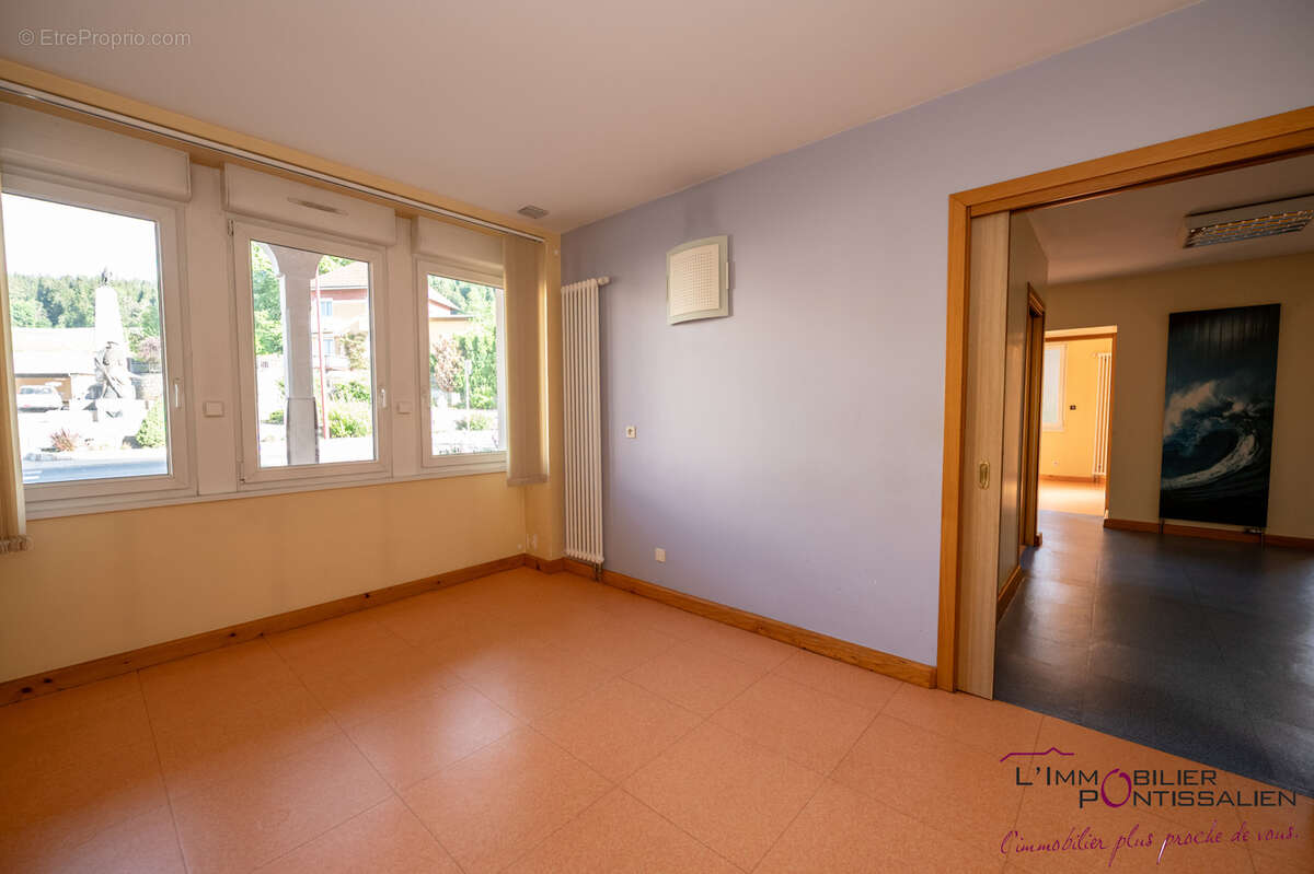 Oye et pallet : local ou appartement en rdc - photo 7