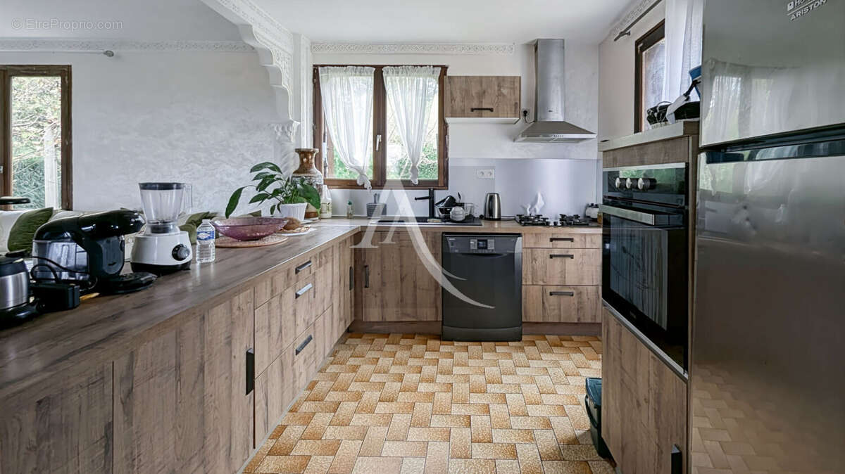 Maison familiale offrant de beaux volumes intérieurs - 5 chambres - 163 m2 - photo 5