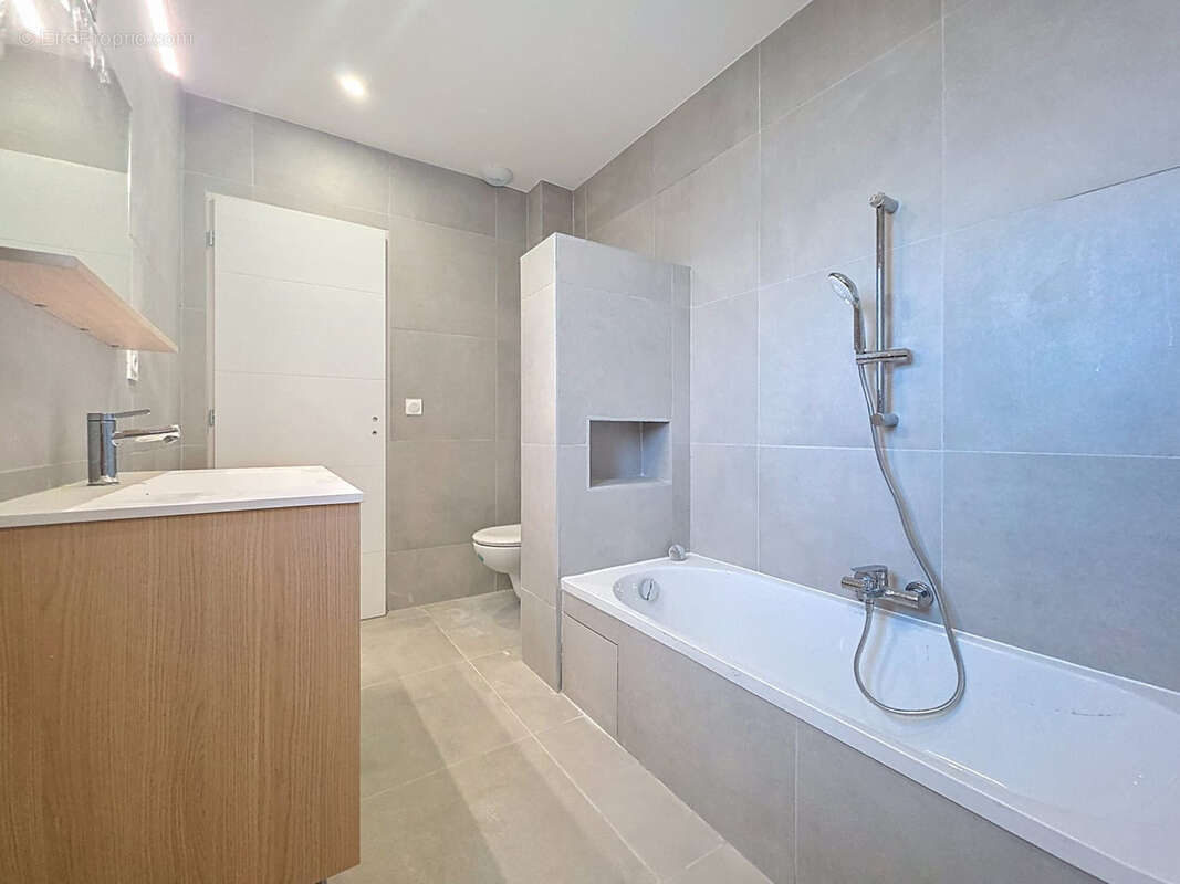 L’agence Négoce Habitat vous propose à la vente cette villa situé sur la commune de LUNEL Quartier La Magnaner - photo 10
