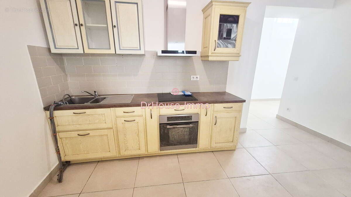 Appartement à MARSEILLE-1E