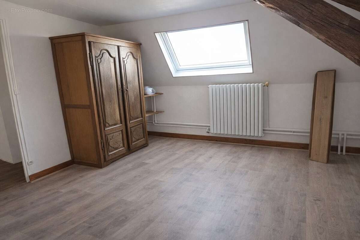 Maison à JOUET-SUR-L'AUBOIS