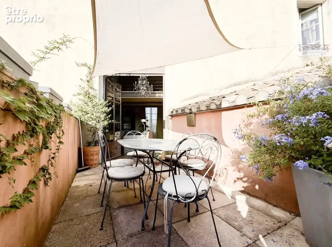 Maison bourgeoise du XVIIIe siècle rénovée avec jardin et bassin à Lambesc - photo 9
